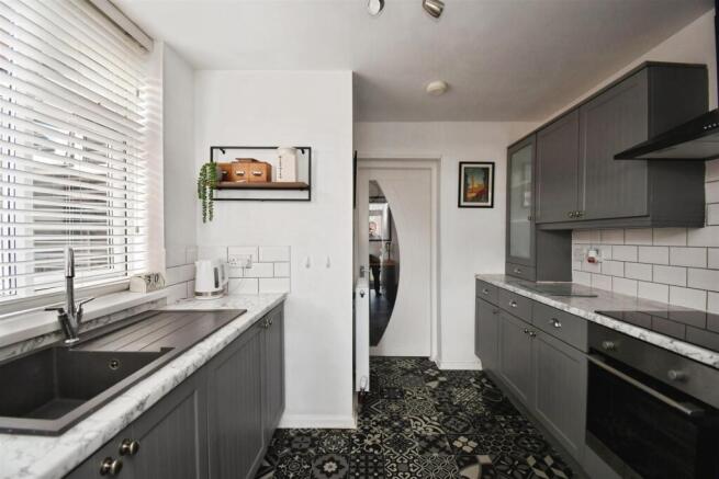 3 bed Terraced for sale Image 6