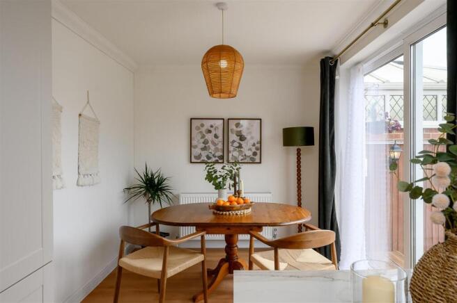 3 bed Semi-Detached for sale Image 8