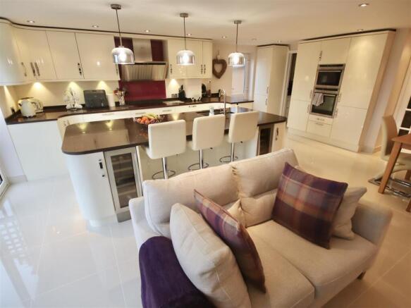 Wishart Way, Chippenham photo 5