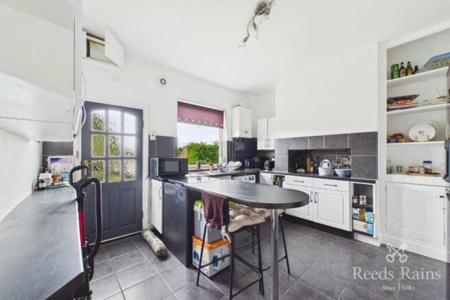 2 bed Terraced to rent Image 4