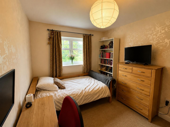 4 bed Town House for sale Image 8
