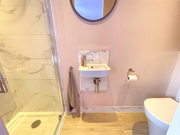 ENSUITE SHOWER ROOM