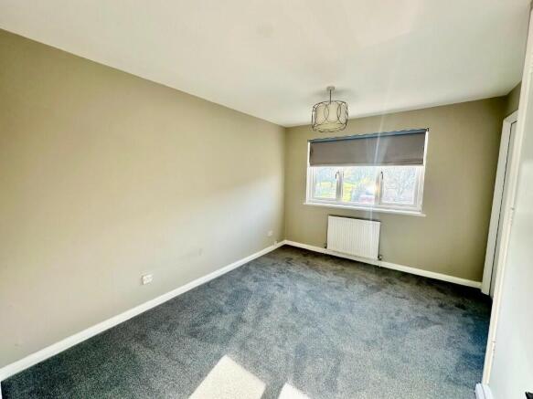 2 bed Town House to rent Image 7