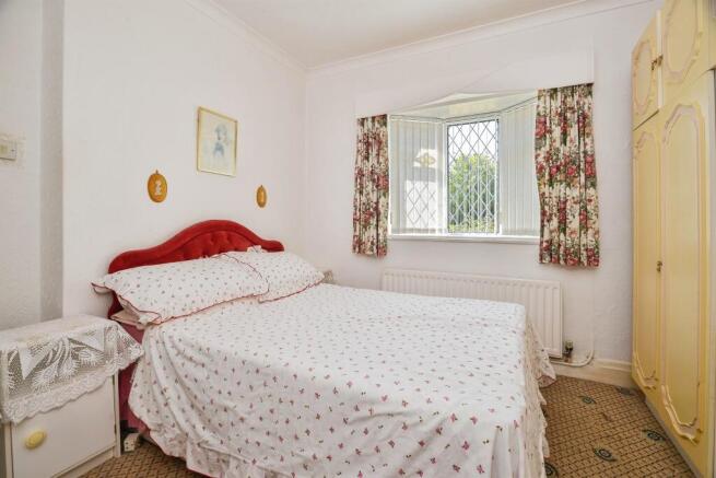 3 bed Semi-Detached Bungalow for sale Image 12