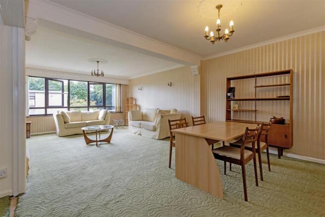 2 bed Apartment for sale Image 8