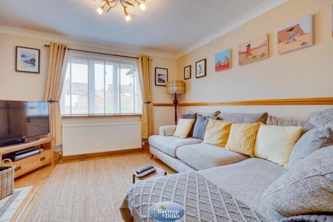 4 bed Semi-Detached for sale Image 8