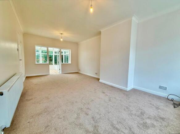 3 bed Semi-Detached to rent Image 4