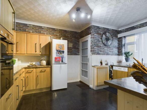 3 bed Detached Bungalow for sale Image 4
