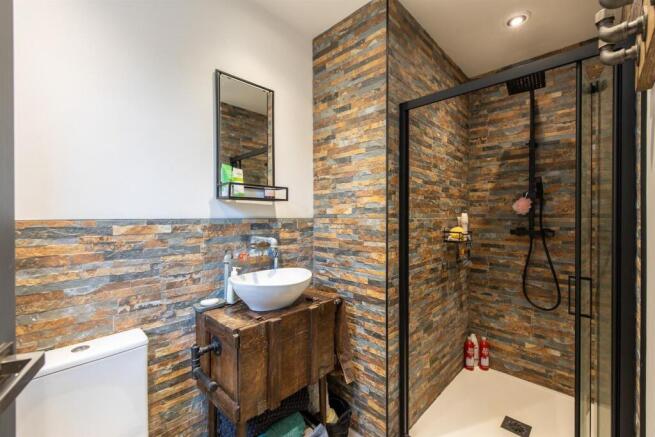 2 bed House for sale Image 9