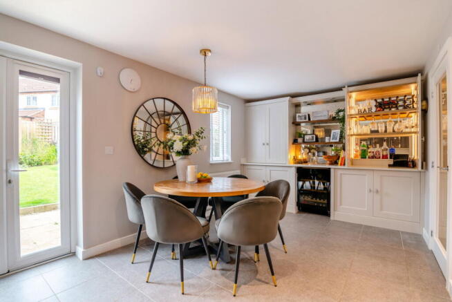 4 bed Semi-Detached for sale Image 6