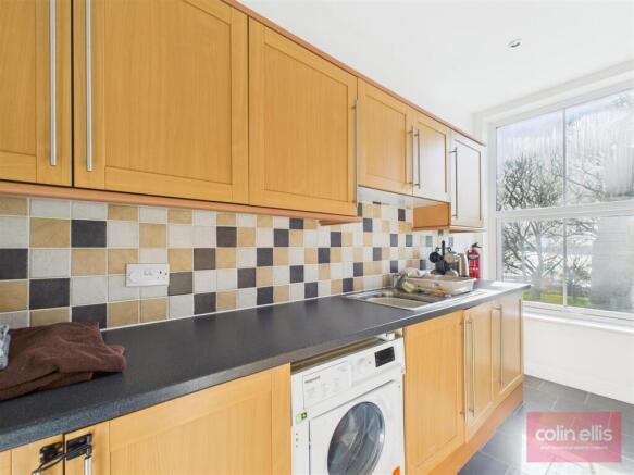 2 bed Flat for sale Image 10
