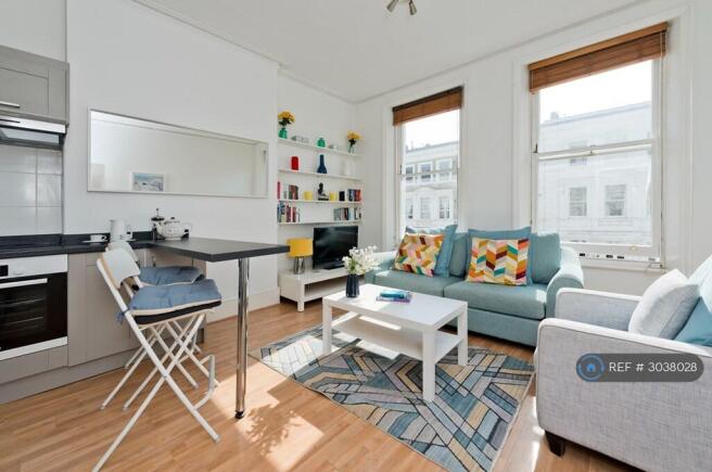 Sitting Room With Optional Breakfast Bar