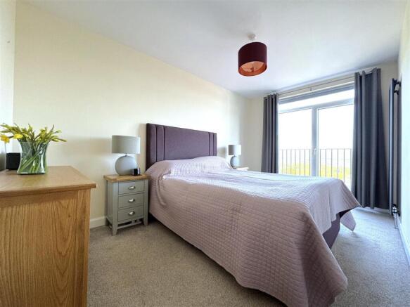 3 bed Semi-Detached Bungalow for sale Image 9