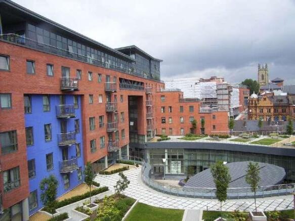 2 bed Apartment to rent Image 9