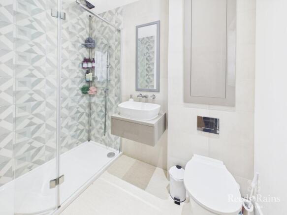 4 bed Detached for sale Image 10