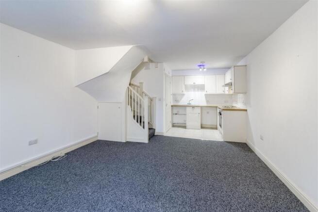 9 Palace Gate - living / kitchen