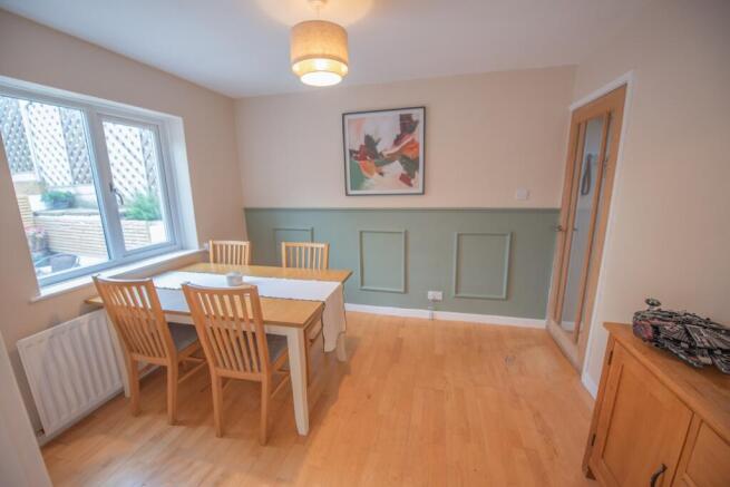 3 bed Semi-Detached for sale Image 4