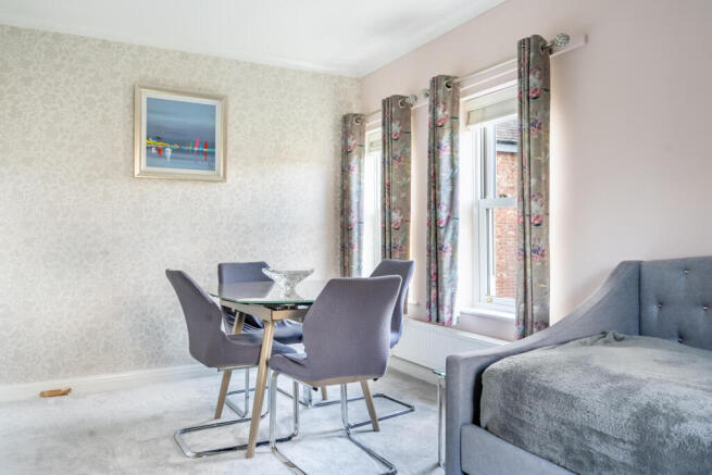 2 bed Apartment for sale Image 5