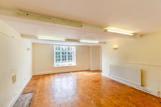 8590111-interior05.jpg