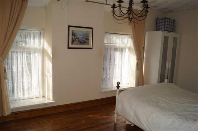 BEDROOM 1 (FRONT)