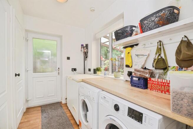 4 bed Detached Bungalow for sale Image 5