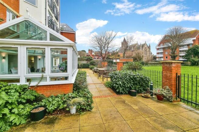 42martellocourtjevingtongardenseastbournebn214sd21
