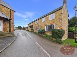 2 4, Cattle Hill, Northampton NN3 9DU