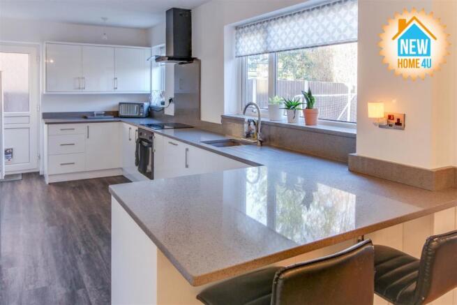KITCHEN DINER: