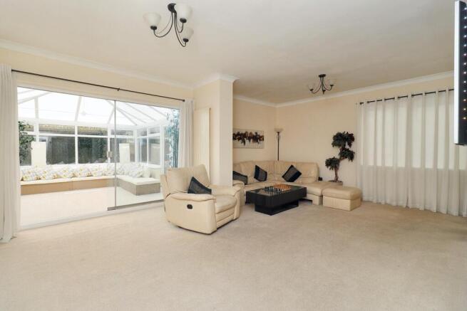 4 bed Detached for sale Image 5