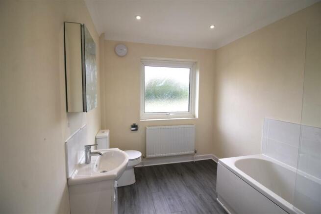 Bathroom.JPG