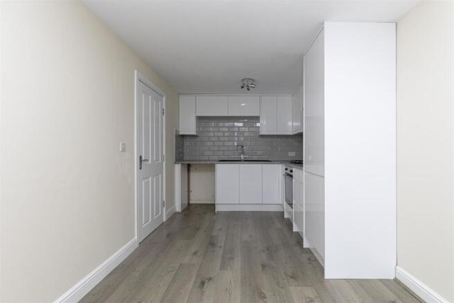 4 bed Town House for sale Image 8