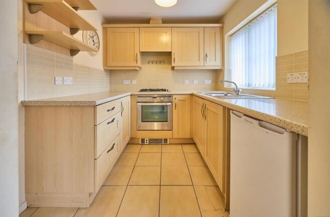 Fitted Kitchen to Front