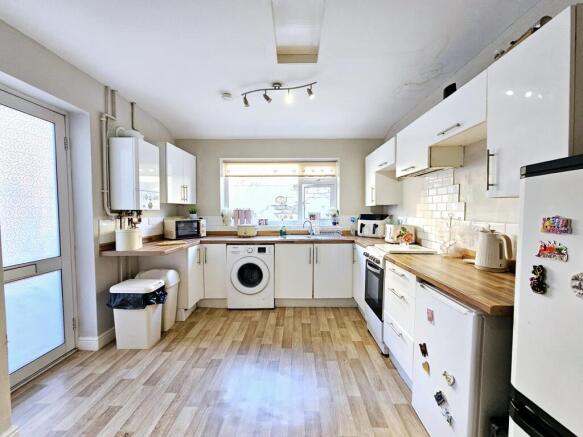 3 bed Terraced for sale Image 5