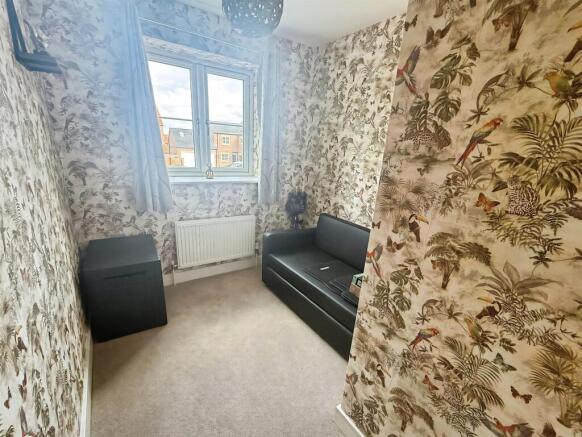 3 bed Semi-Detached for sale Image 8