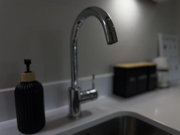 1 bed Apartment to rent Image 12