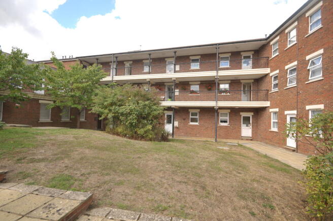 STRATFIELD HOUSE