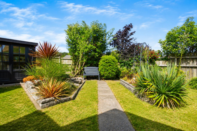 3 bed Semi-Detached for sale Image 11