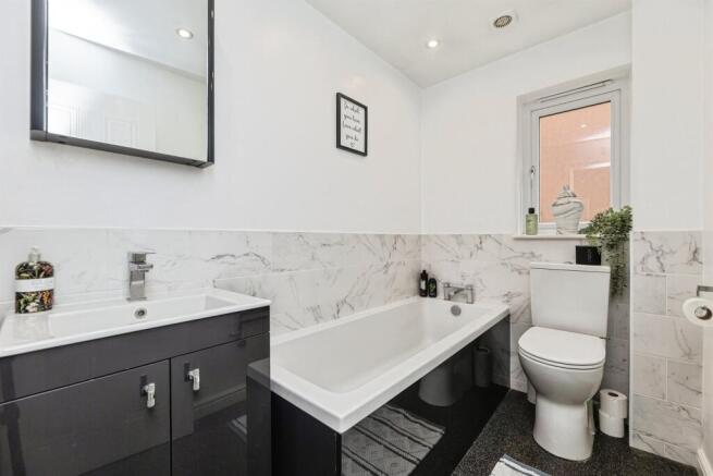 3 bed Detached for sale Image 6