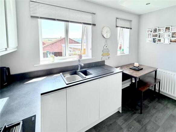 2 bed Semi-Detached for sale Image 6