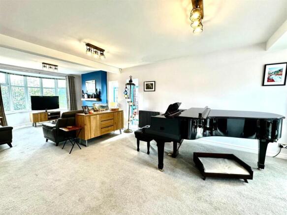 Living room / dinning room , open plan