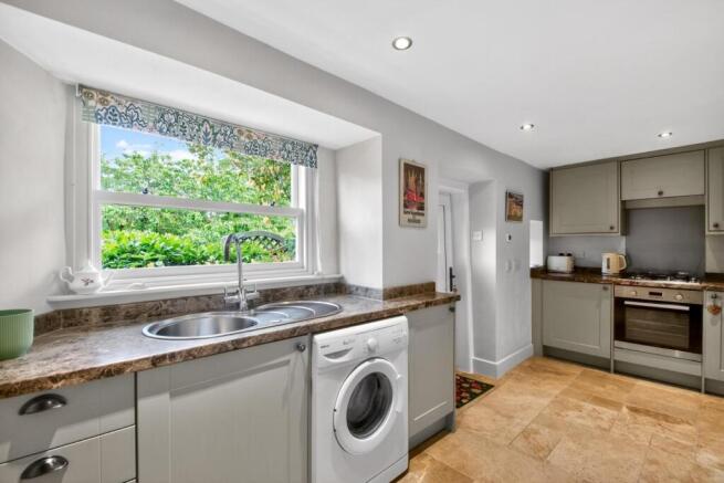 3 bed Terraced for sale Image 6