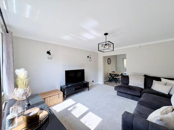 4 bed Detached for sale Image 9