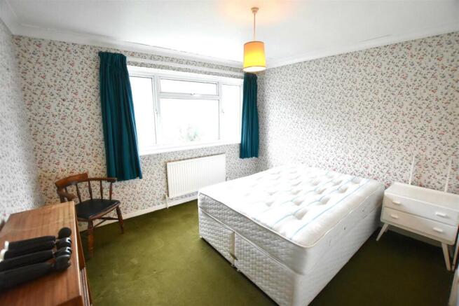 18 Old Road North - bedroom (brochure).JPG