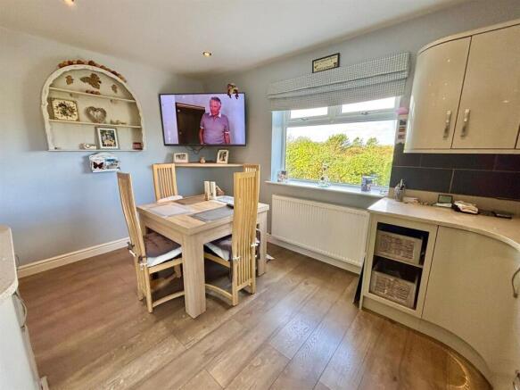 3 bed Detached for sale Image 7