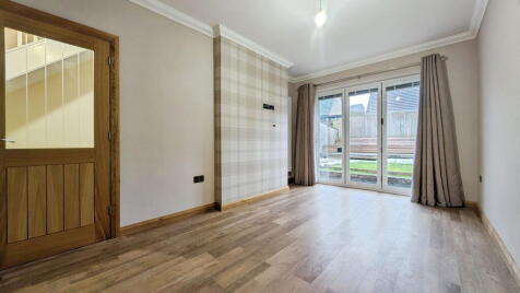St. Peters Avenue, Fforestfach, Swansea, SA5 5BX