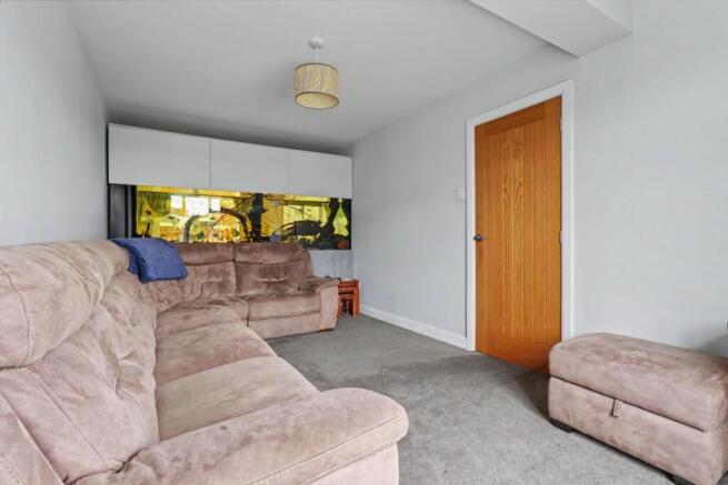 4 bed Detached for sale Image 4