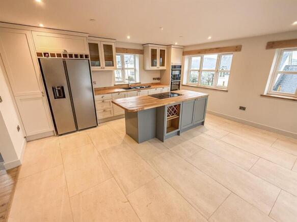 Kitchen/ Family Room