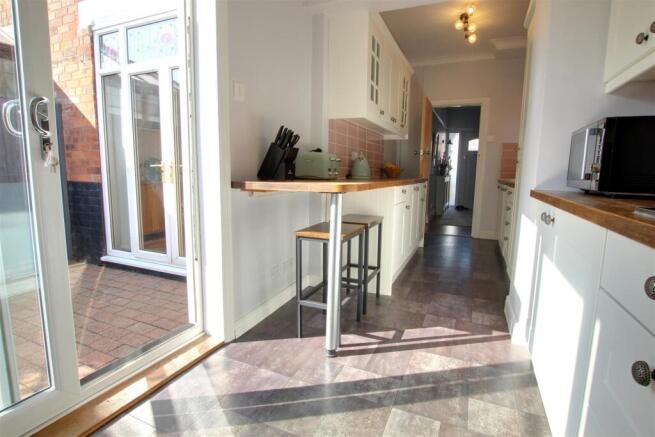 3 bed Semi-Detached for sale Image 9