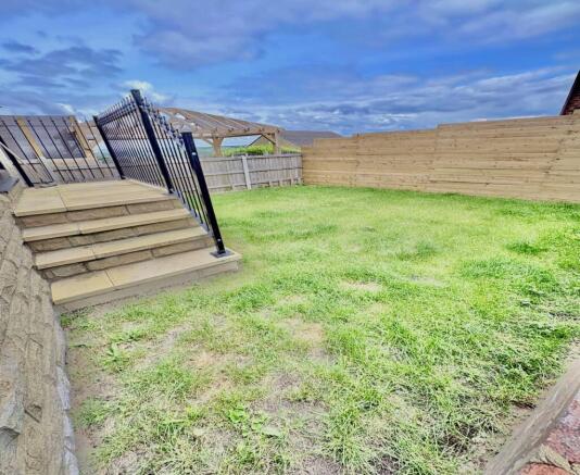 3 bed Detached Bungalow to rent Image 7