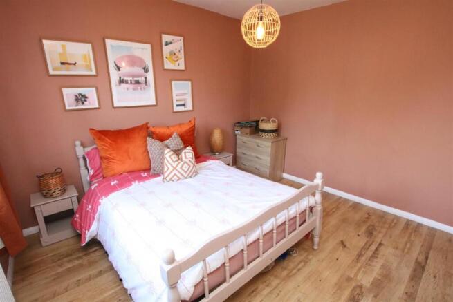 BEDROOM 2